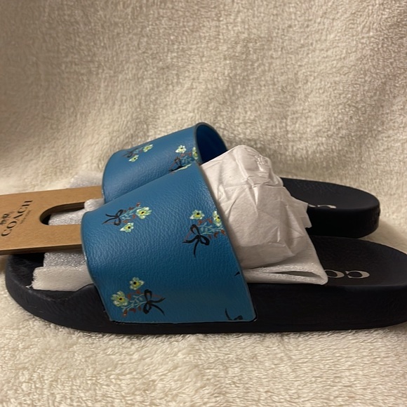 NWT Coach slip-on slides - Picture 6 of 8